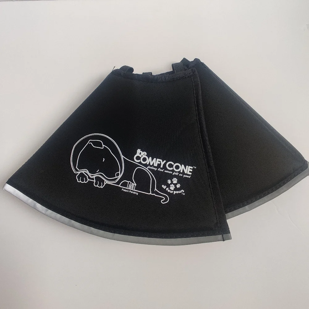 Open Box The comfy cone Black Dog Recovery Collar_Medium